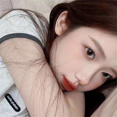 穿着旗袍的女孩